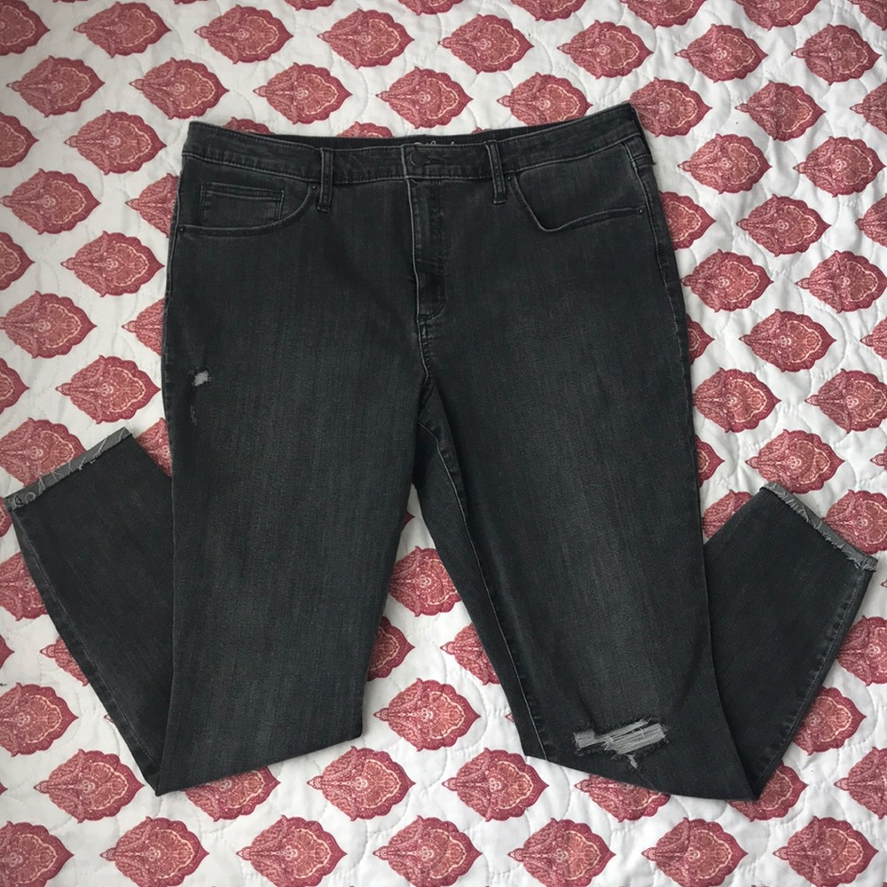 Universal Thread High Rise Skinny Jeans